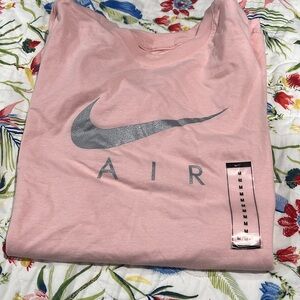 Men’s new with tags Nike shirt.
